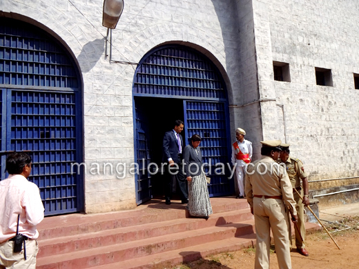 DC, District Judge inspect Mangalore Prison